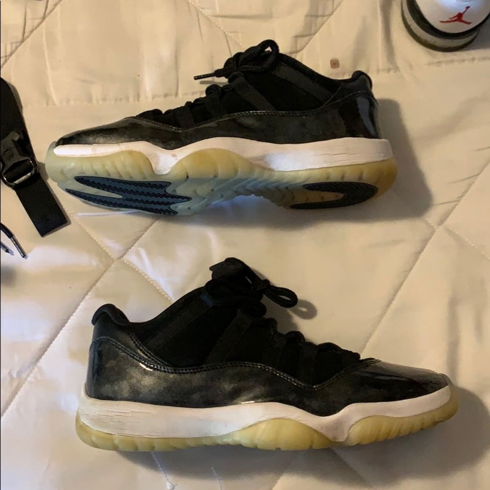 Jordan 11 low barons